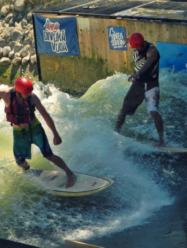 River surfing Cunovo