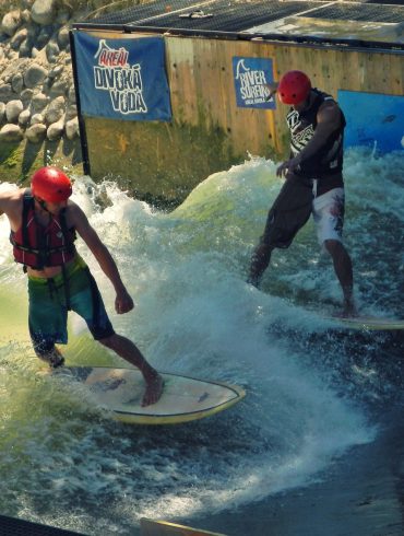 River surfing Cunovo